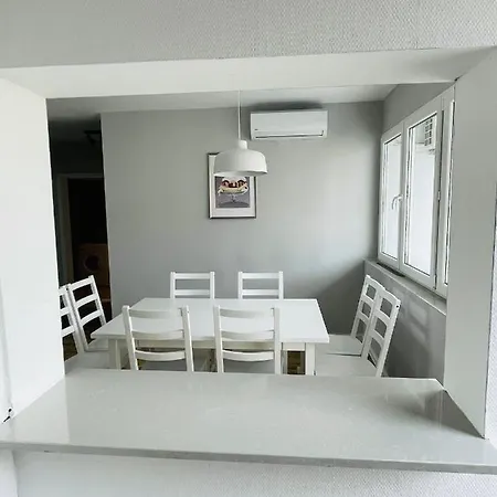 Apartment Banana Split