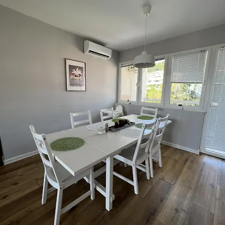 Banana Apartment *